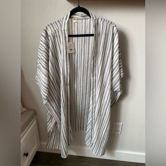 NEW WITH TAGS WOMENS ONE SIZE CARDIGAN - Picture 1 of 3